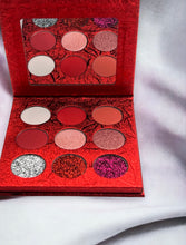 Load image into Gallery viewer, KEE Essential Beauty Love Eyeshadow Palette